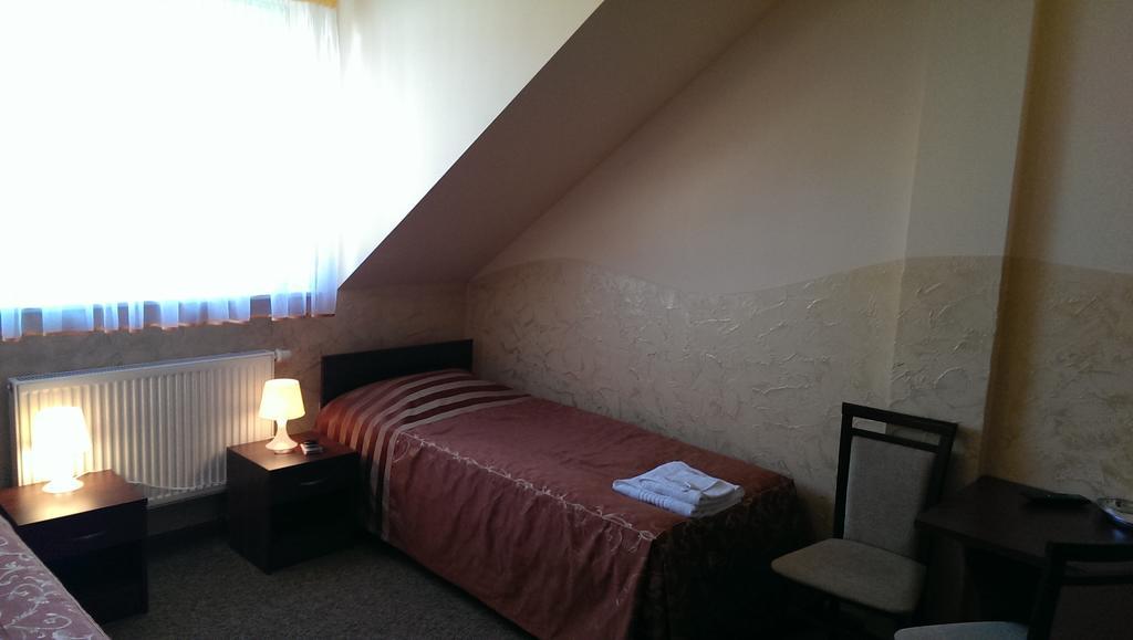 Hotel & Restauracja Okraglak Chęciny 外观 照片
