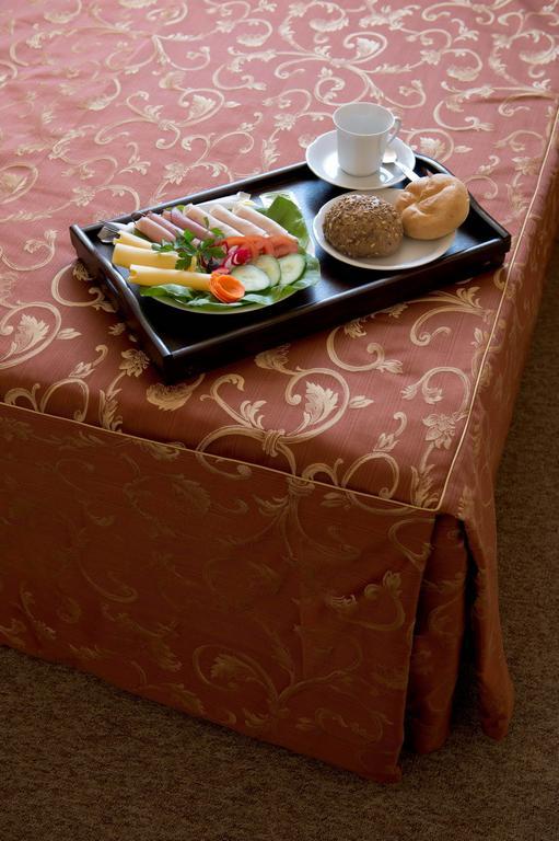Hotel & Restauracja Okraglak Chęciny 客房 照片