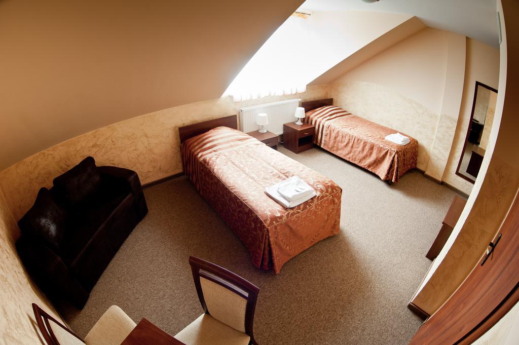 Hotel & Restauracja Okraglak Chęciny 客房 照片